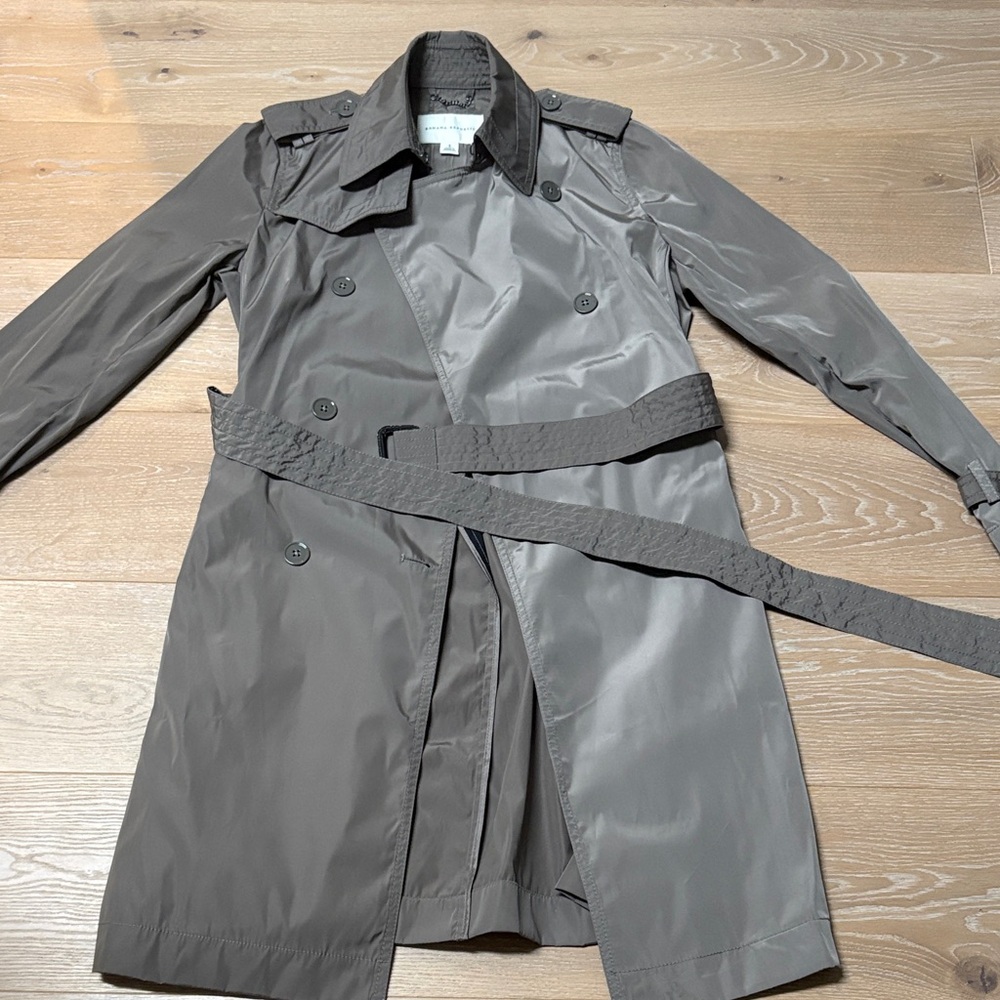 Banana Republic Woman’s Size S Gray Trench Coat.